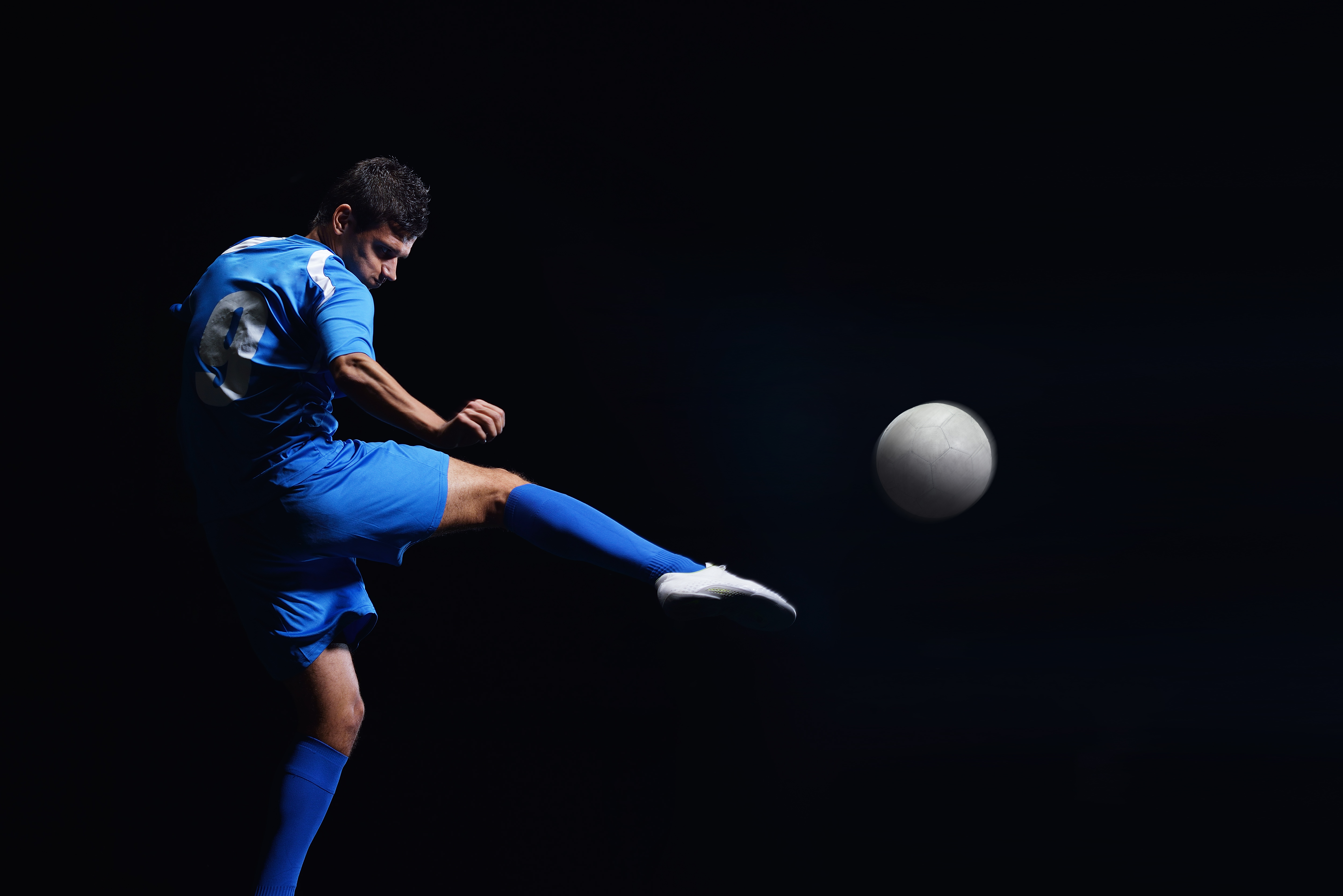 Momentos mais emocionantes do futebol em câmera lenta